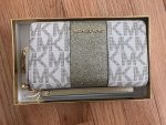 NWT Michael Kors Large Flat Wallet Multi Function Phone Case Wristlet Wallet Buy Online 