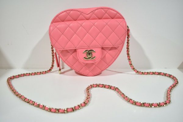 Chanel 22S Pink Large Runway Heart Quilted Flap Chain Shoulder Crossbody Bag Buy Online 