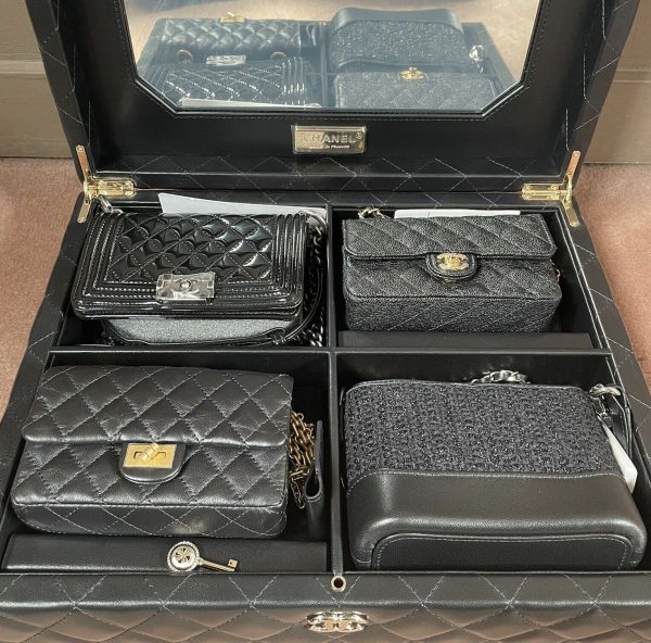 NWT Chanel  21A VERY LIMITED EDITION SUCESS STORY SET OF4 MINI BAGS AND TRUNK Buy Online 