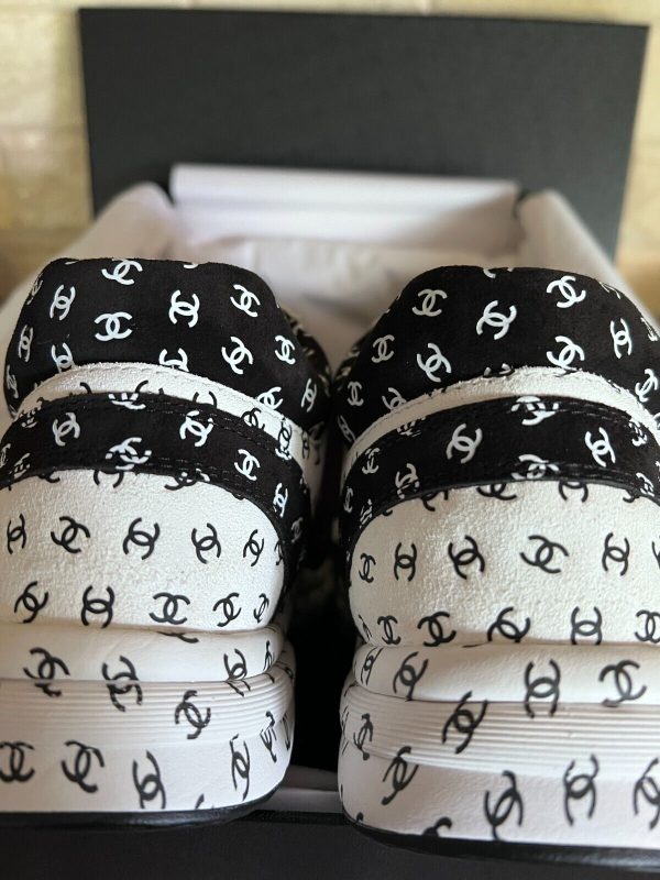 Chanel 22A NEW TAGS BLACK ECRU CC LOGO Suede Sneakers EU38 US7- 7.5 Buy Online 