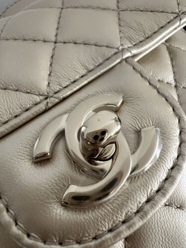Auth BNIB Chanel 22S Large GOLD Heart Bag Buy Online 