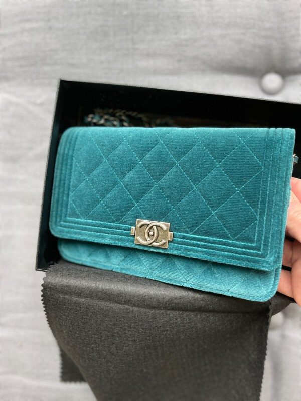 NEW AUTH Chanel WOC Chain bag RARE Teal Quilted Velvet Green, Ruthenium Buy Online 