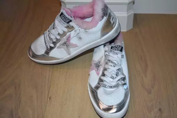 NEW IN BOX GOLDEN GOOSE DELUXE BRAND BALL STAR 40 SHEARLING STAR 10 Buy Online 